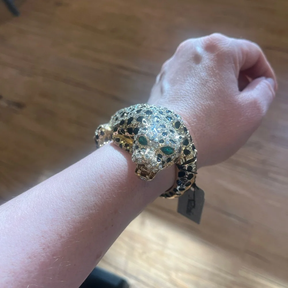 NWT Natasha Leopard Goldtone Bracelet Clamper - Heavy! - Picture 10 of 12